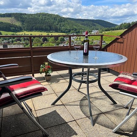 Gemuetliche 3-Zimmer-Wohnung Mit Panoramablick Und Kostenlosem Ueberdachten Parkplatz Winterberg Eksteriør bilde