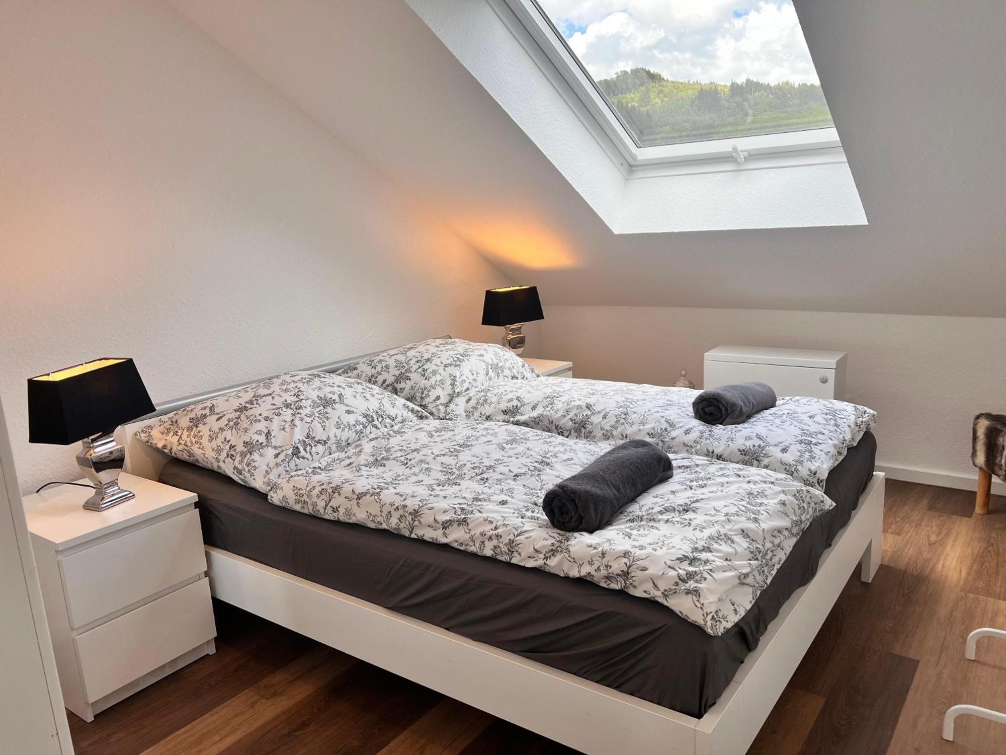 Gemuetliche 3-Zimmer-Wohnung Mit Panoramablick Und Kostenlosem Ueberdachten Parkplatz Winterberg Eksteriør bilde