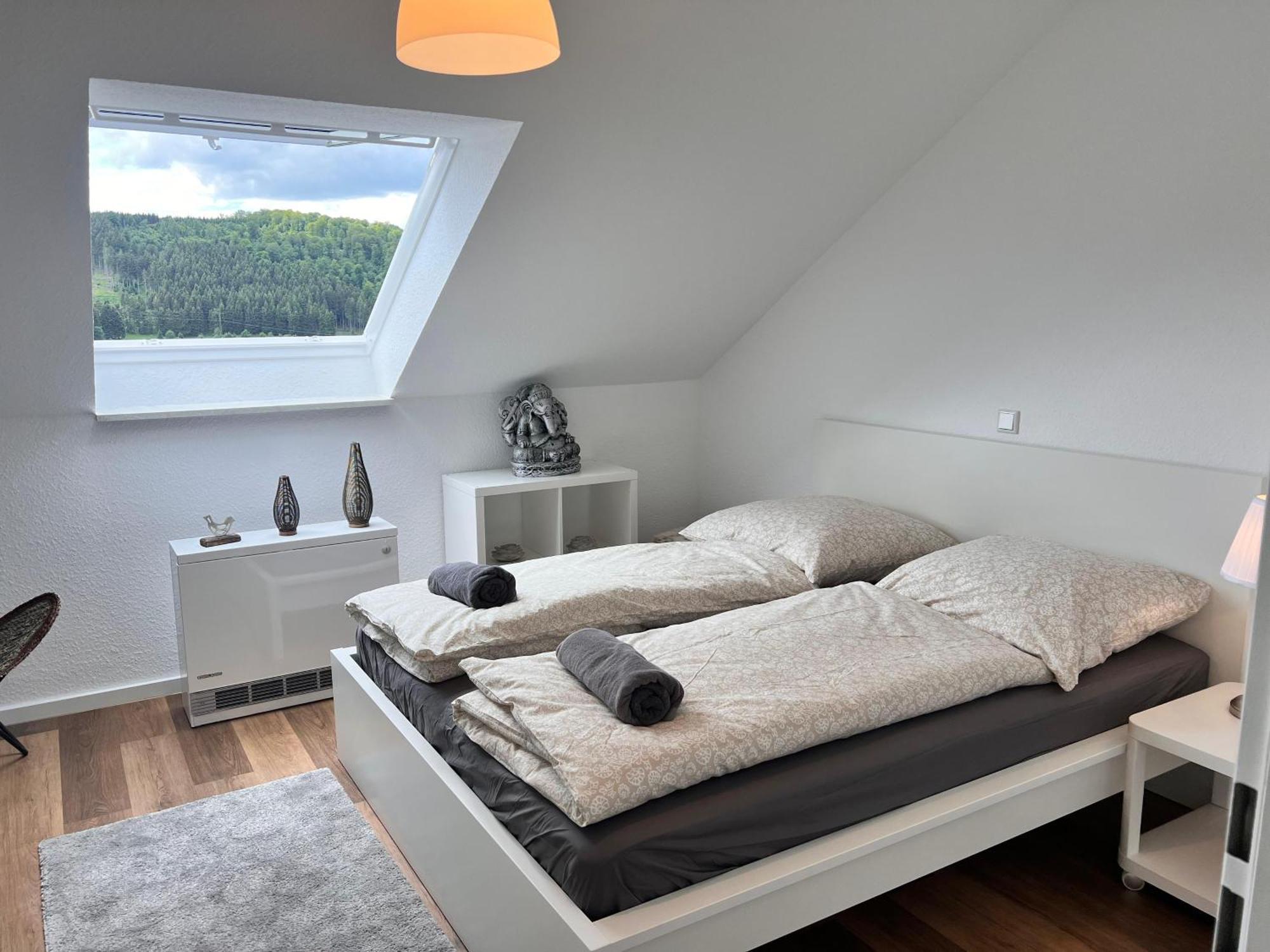Gemuetliche 3-Zimmer-Wohnung Mit Panoramablick Und Kostenlosem Ueberdachten Parkplatz Winterberg Eksteriør bilde