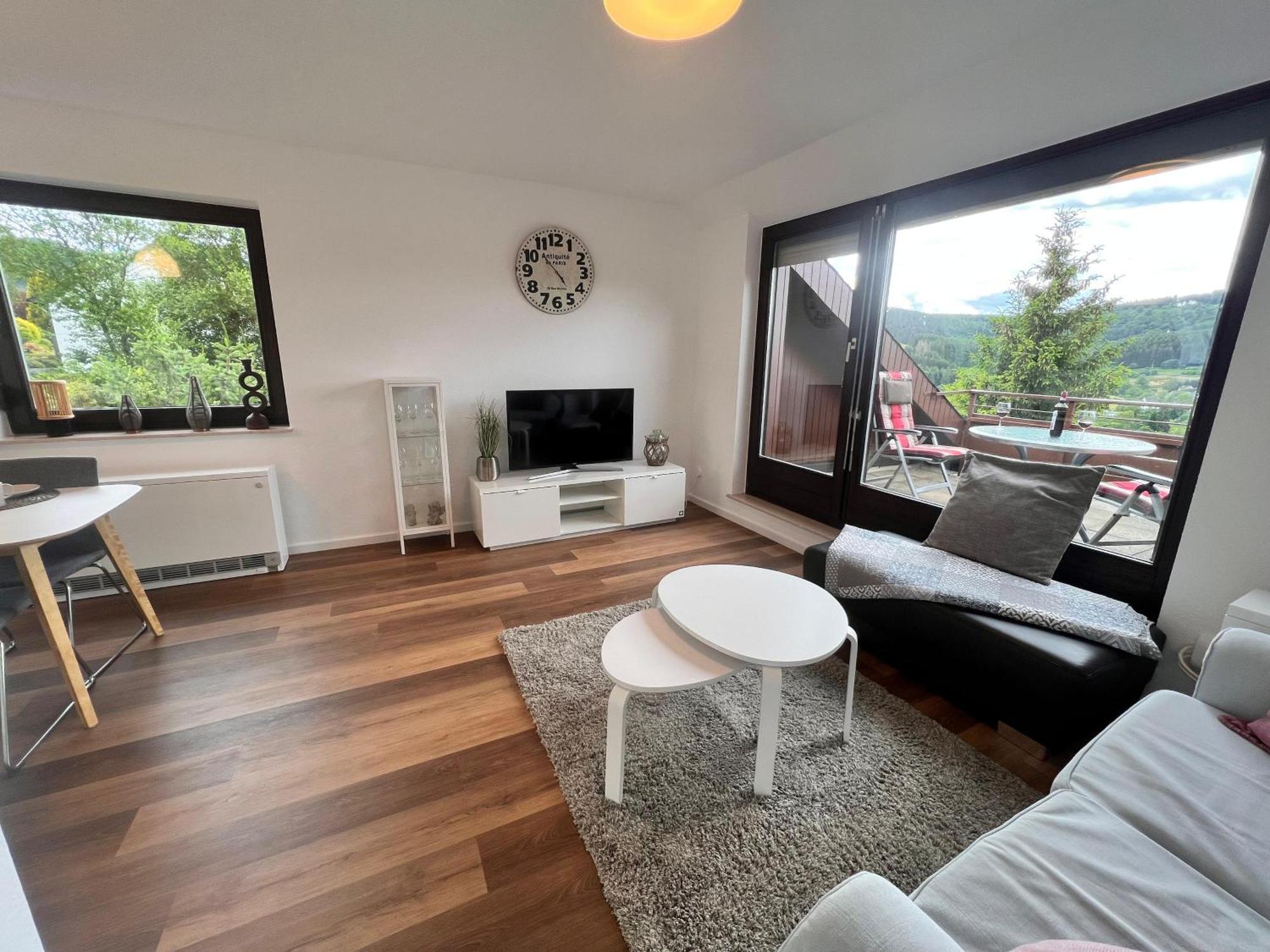 Gemuetliche 3-Zimmer-Wohnung Mit Panoramablick Und Kostenlosem Ueberdachten Parkplatz Winterberg Eksteriør bilde